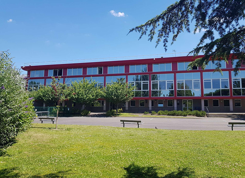 notre-dame-saint-germain-en-laye-lycee-jean-paul-II-batiment