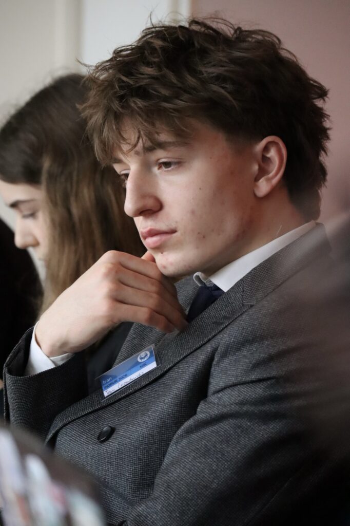 MUN delegates in debate