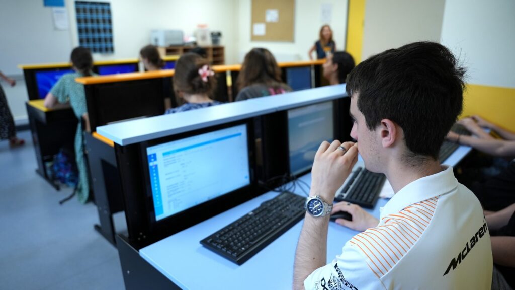Des élèves de la filière STMG en cours
