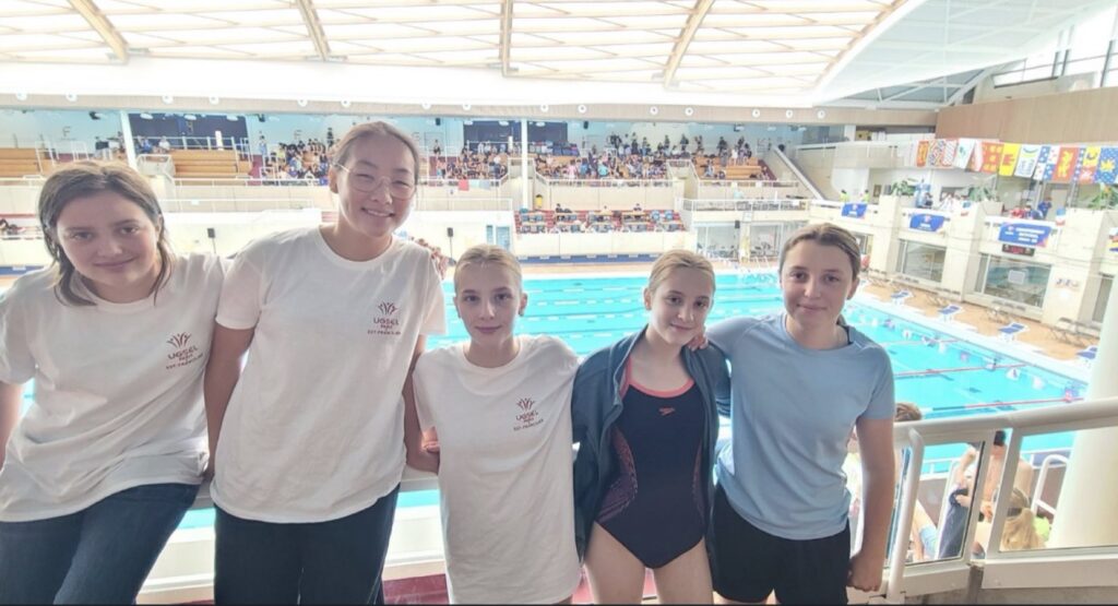 Les nageuses du collège aux championnats de France