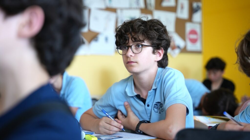 Élèves de 4e au Collège Notre-Dame