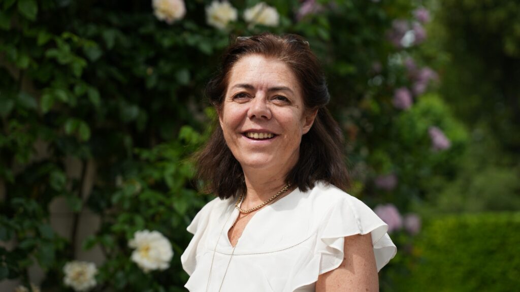 Mme Sophie Burdeau