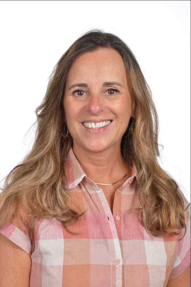 Mme Dudragne, responsable du niveau 6e